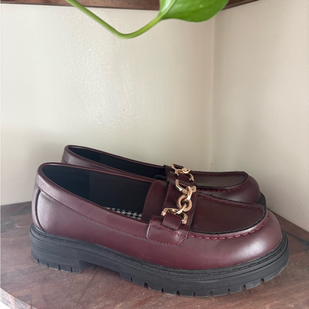 Burgundy Loafers with Gold Chain Detail | by SO | size 6 | Dark Academia - Picture 2 of 6